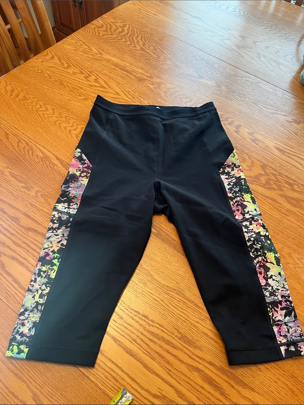 Lululemon Black Cropped Active Leggings with Multicolor Side Panels
